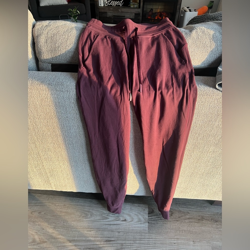 Maroon lululemon joggers